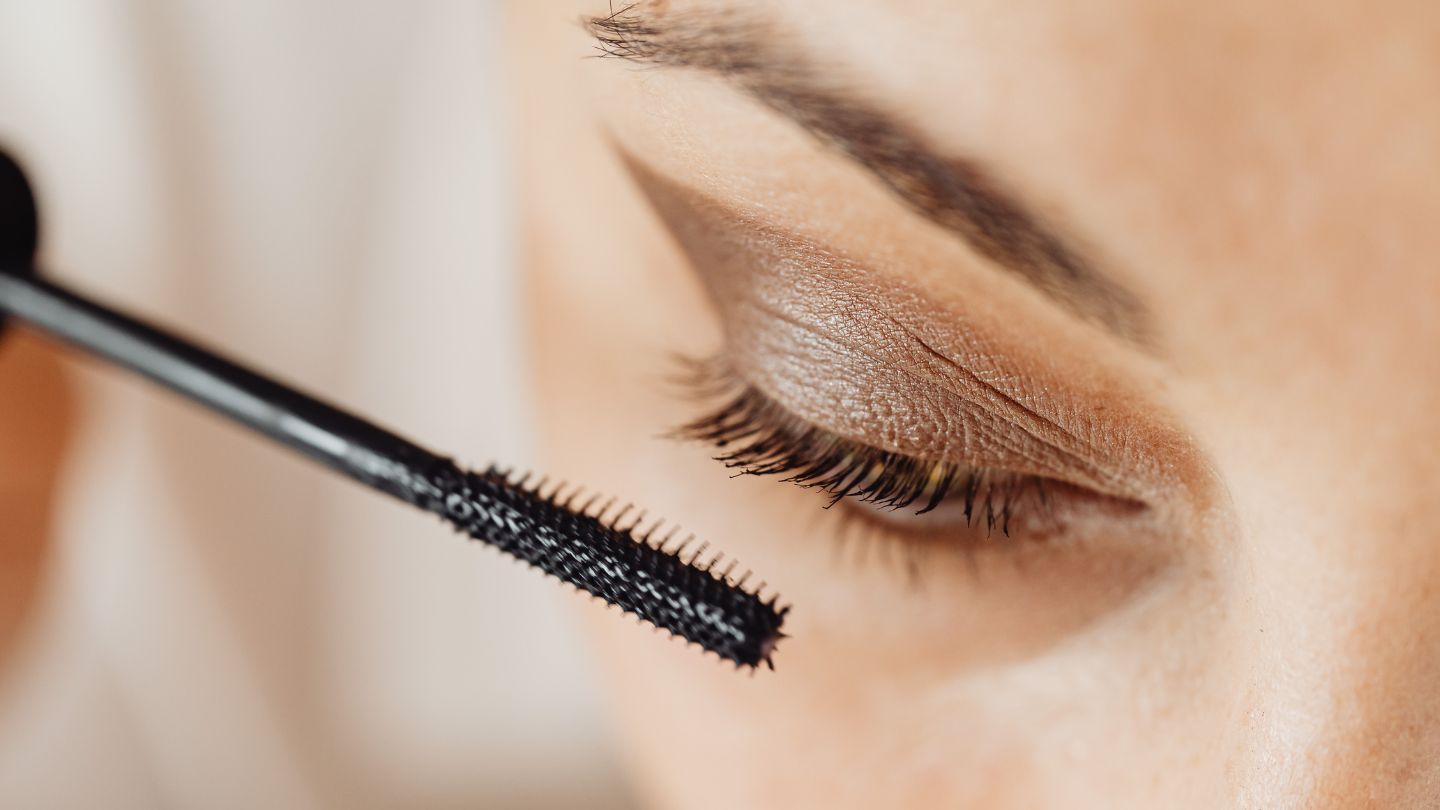 Máscara transparente: imprescindible para unas pestañas y cejas perfectas - %
